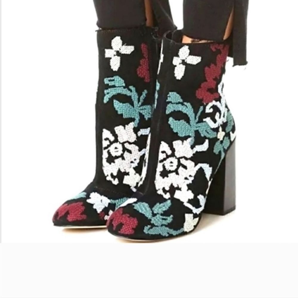 Rebecca Minkoff Bojana Embroidered Black Suede Boots Sz 9.5